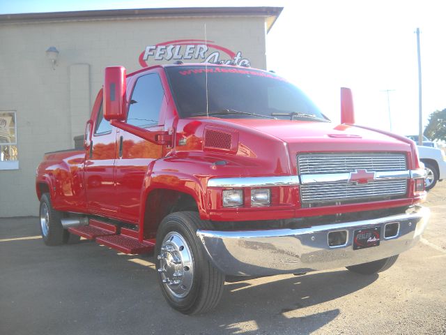 2004 Chevrolet C4500 I SV 4-door