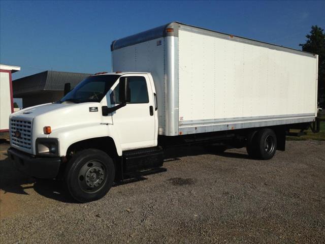 2004 Chevrolet C6500 26A