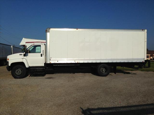 2004 Chevrolet C6500 26A