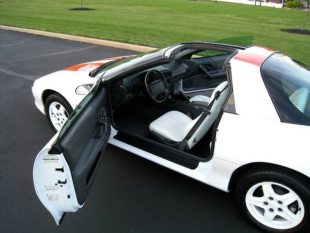 1997 Chevrolet Camaro CAB Chassy