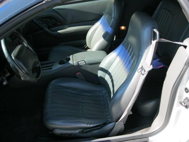 1999 Chevrolet Camaro 2.5sl Sunroofleather