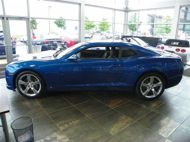 2010 Chevrolet Camaro 545i Sport W/ NAV