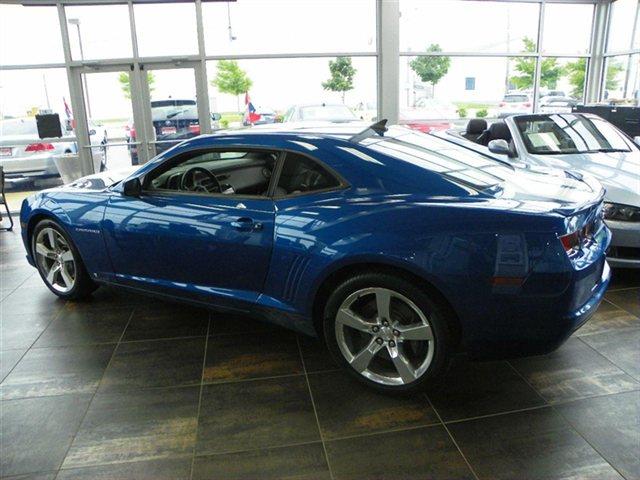 2010 Chevrolet Camaro 545i Sport W/ NAV