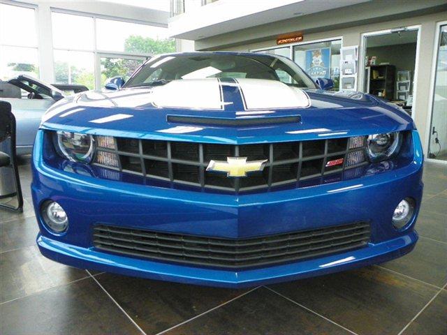 2010 Chevrolet Camaro 545i Sport W/ NAV