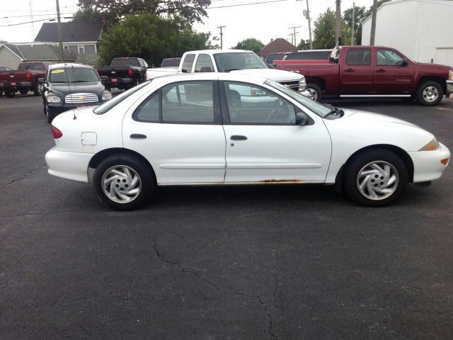 1999 Chevrolet Cavalier SE Sedan