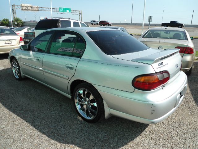 2001 Chevrolet Classic Unknown