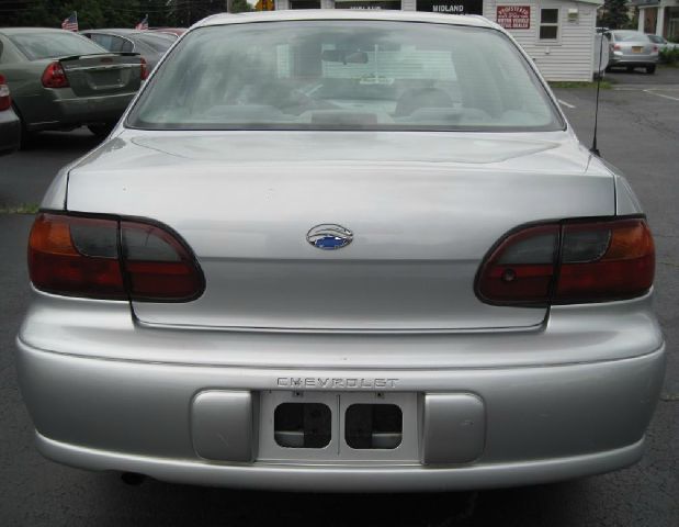 2004 Chevrolet Classic Touring 4WD