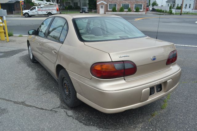 2004 Chevrolet Classic Touring 4WD