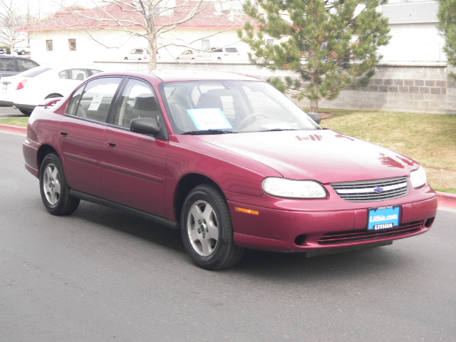 2005 Chevrolet Classic Base