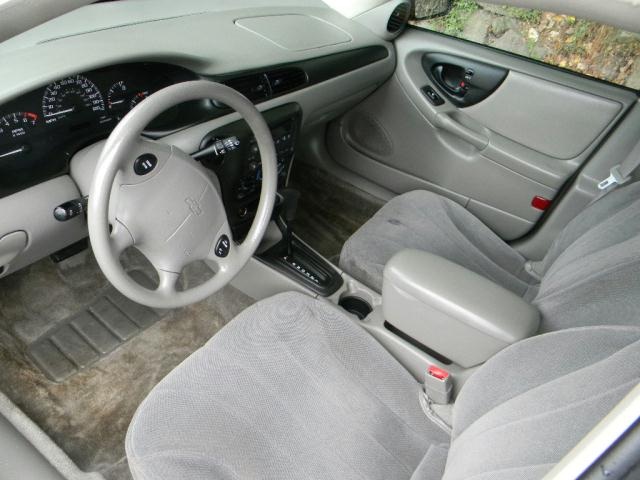 2005 Chevrolet Classic Base