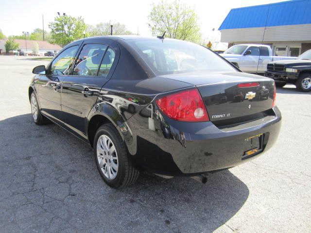 2009 Chevrolet Cobalt 4dr Sdn I4 CVT 2.5 Sedan