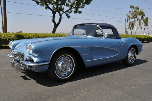 1961 Chevrolet Corvette Crew Cab 126.0 WB 1SJ LS ZQ8