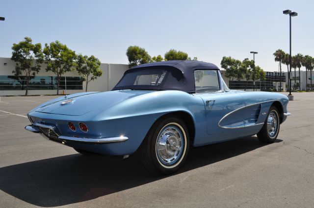 1961 Chevrolet Corvette Crew Cab 126.0 WB 1SJ LS ZQ8