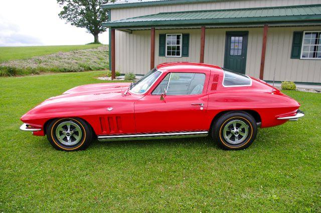 1965 Chevrolet Corvette Laramie/ 1 Owner