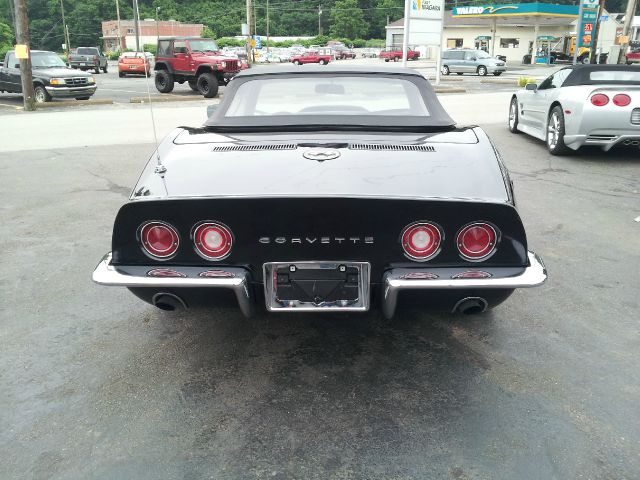 1969 Chevrolet Corvette 1995 GMC SL