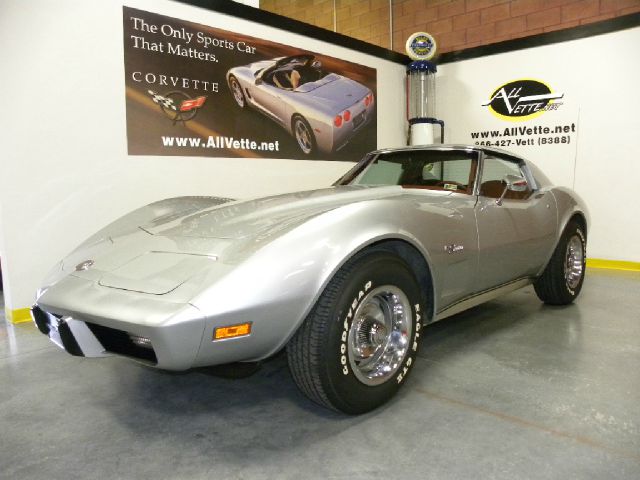 1976 Chevrolet Corvette 5-spd AUTO Police RWD