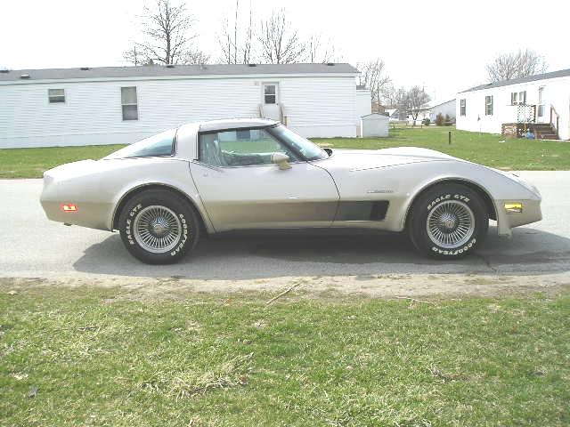 1982 Chevrolet Corvette 2dr Cpe AT Leather Hatchback