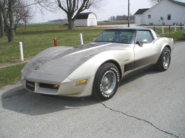 1982 Chevrolet Corvette 2dr Cpe AT Leather Hatchback