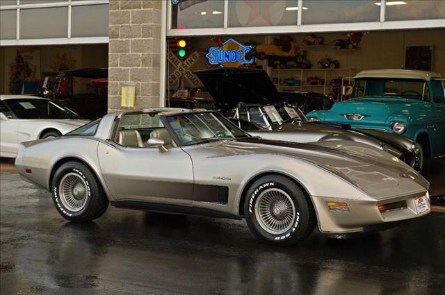 1982 Chevrolet Corvette 2dr Cpe AT Leather Hatchback