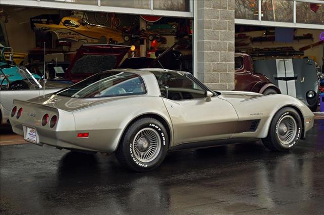 1982 Chevrolet Corvette 2dr Cpe AT Leather Hatchback