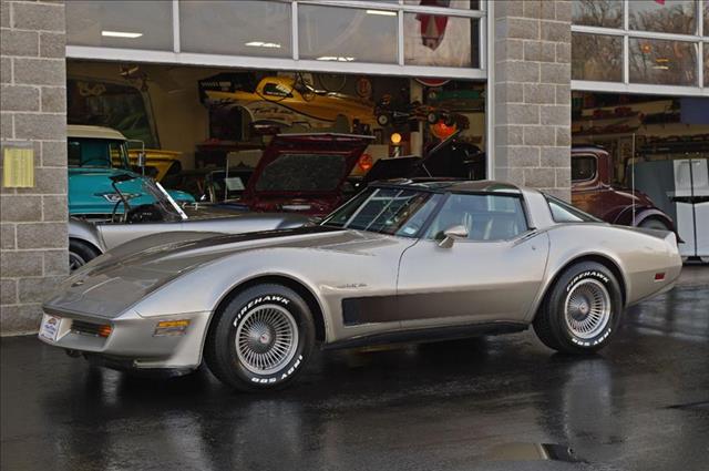 1982 Chevrolet Corvette 2dr Cpe AT Leather Hatchback