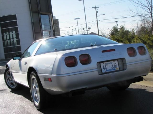 1996 Chevrolet Corvette 7-pass Ltd AWD