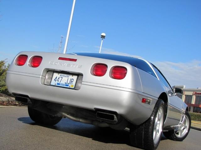 1996 Chevrolet Corvette 7-pass Ltd AWD