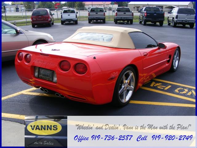 2001 Chevrolet Corvette Base