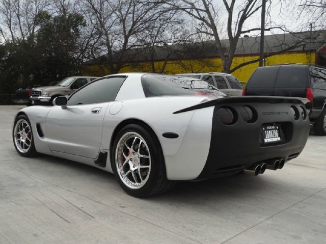 2001 Chevrolet Corvette R/T Sport Utility 4D