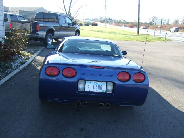 2002 Chevrolet Corvette R/T Sport Utility 4D