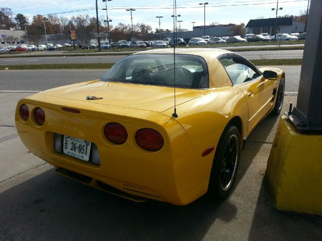 2002 Chevrolet Corvette R/T Sport Utility 4D