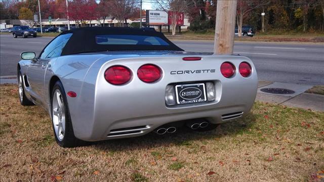 2002 Chevrolet Corvette LT Pickup 4D 5 1/4 Ft