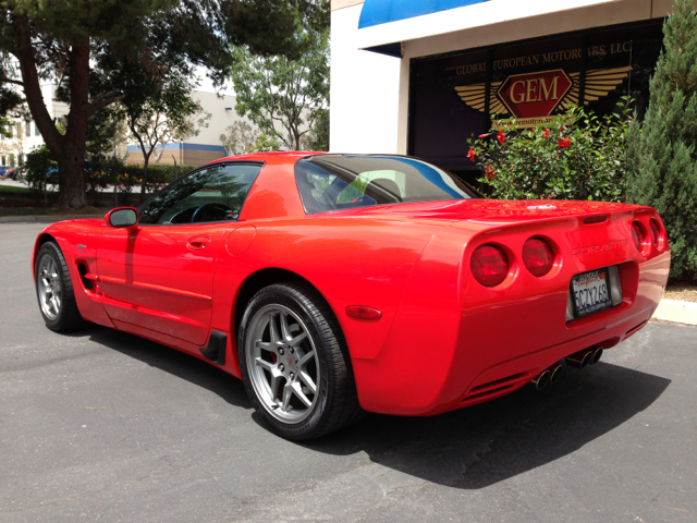 2003 Chevrolet Corvette R/T Sport Utility 4D