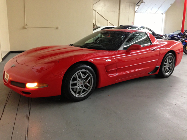 2003 Chevrolet Corvette R/T Sport Utility 4D