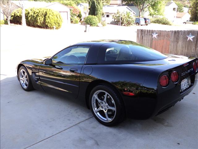 2003 Chevrolet Corvette LTZ 4WD W/sunroof