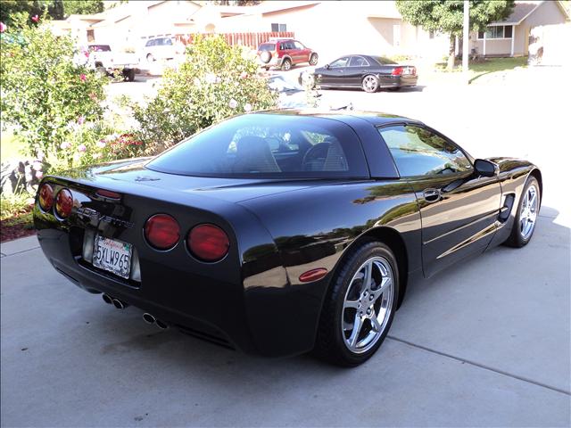 2003 Chevrolet Corvette LTZ 4WD W/sunroof