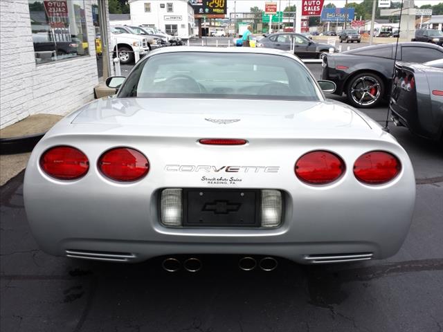 2003 Chevrolet Corvette R/T Sport Utility 4D