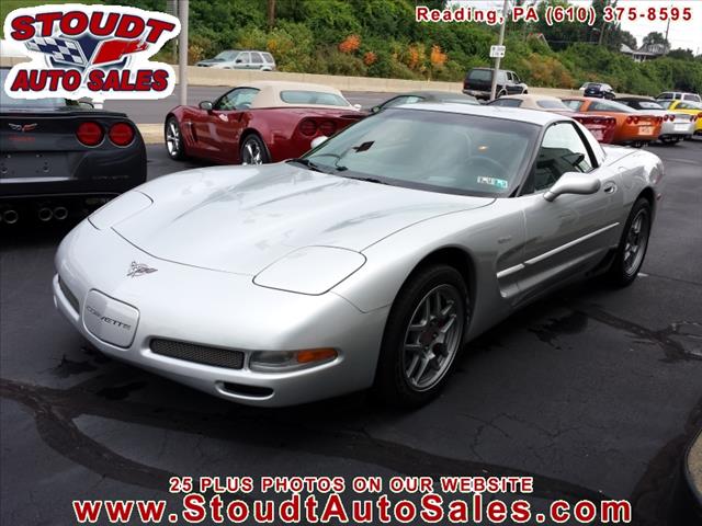 2003 Chevrolet Corvette R/T Sport Utility 4D