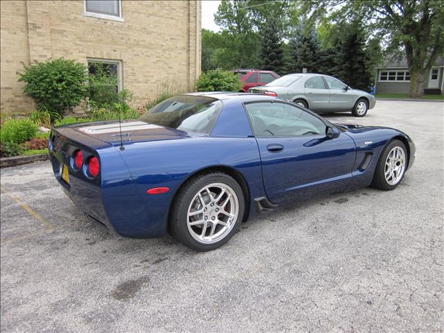 2004 Chevrolet Corvette R/T Sport Utility 4D