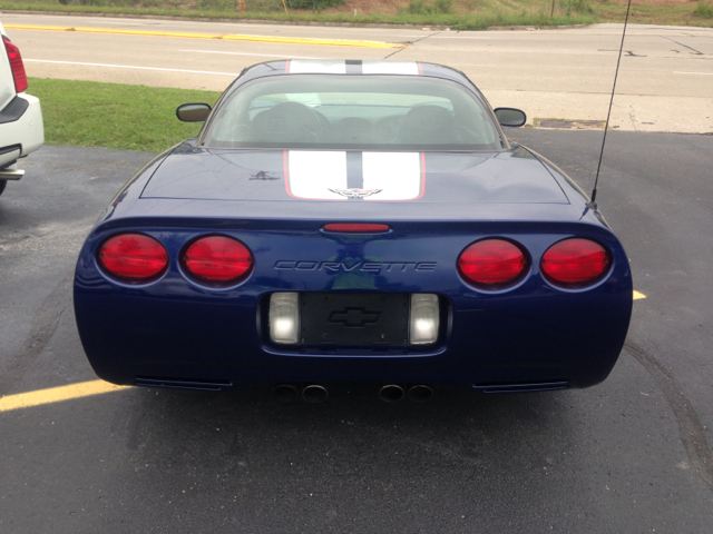 2004 Chevrolet Corvette R/T Sport Utility 4D