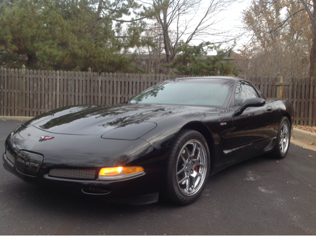 2004 Chevrolet Corvette R/T Sport Utility 4D