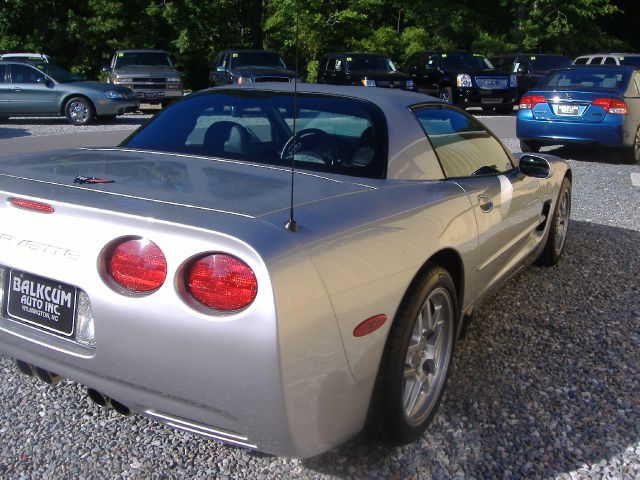 2004 Chevrolet Corvette R/T Sport Utility 4D