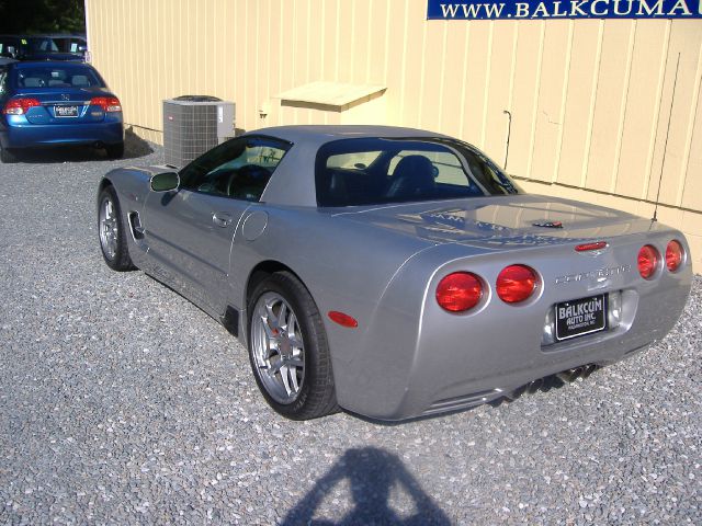 2004 Chevrolet Corvette R/T Sport Utility 4D