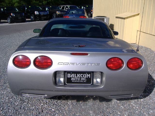 2004 Chevrolet Corvette R/T Sport Utility 4D