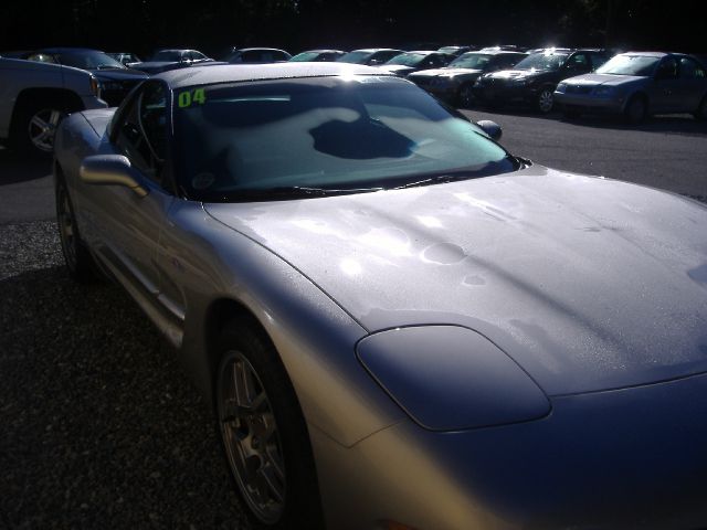 2004 Chevrolet Corvette R/T Sport Utility 4D