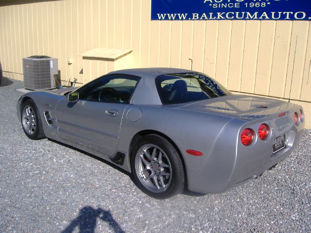 2004 Chevrolet Corvette R/T Sport Utility 4D