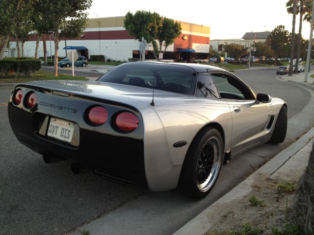 2004 Chevrolet Corvette R/T Sport Utility 4D