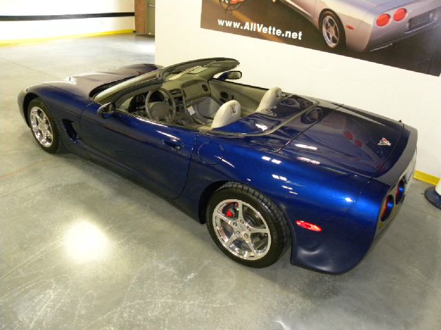 2004 Chevrolet Corvette 8 Box Lariat