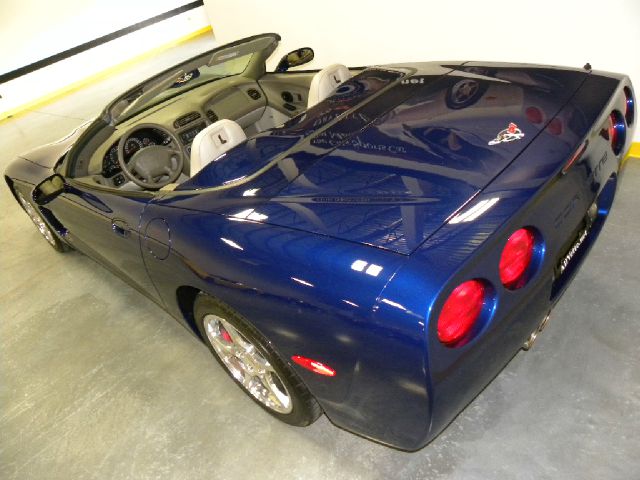 2004 Chevrolet Corvette 8 Box Lariat