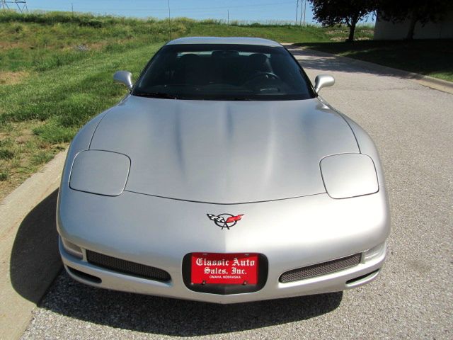 2004 Chevrolet Corvette R/T Sport Utility 4D